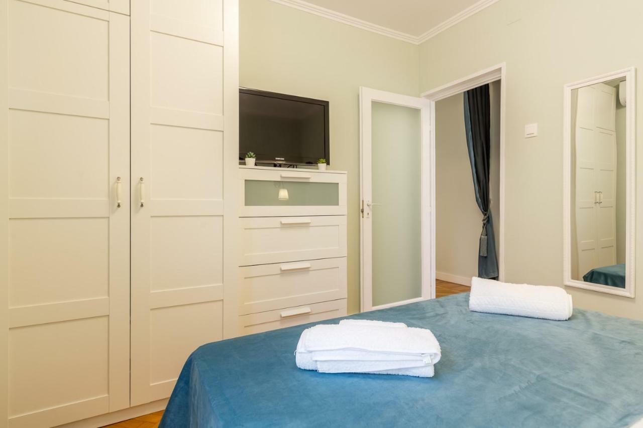 Central Stylish & Cozy One Bedroom Apartment - Adela Accommodation - Ideal For Long Stays بوخارست المظهر الخارجي الصورة