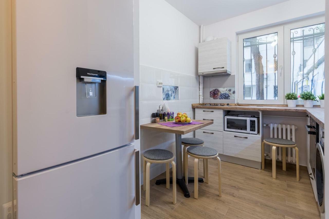 Central Stylish & Cozy One Bedroom Apartment - Adela Accommodation - Ideal For Long Stays بوخارست المظهر الخارجي الصورة