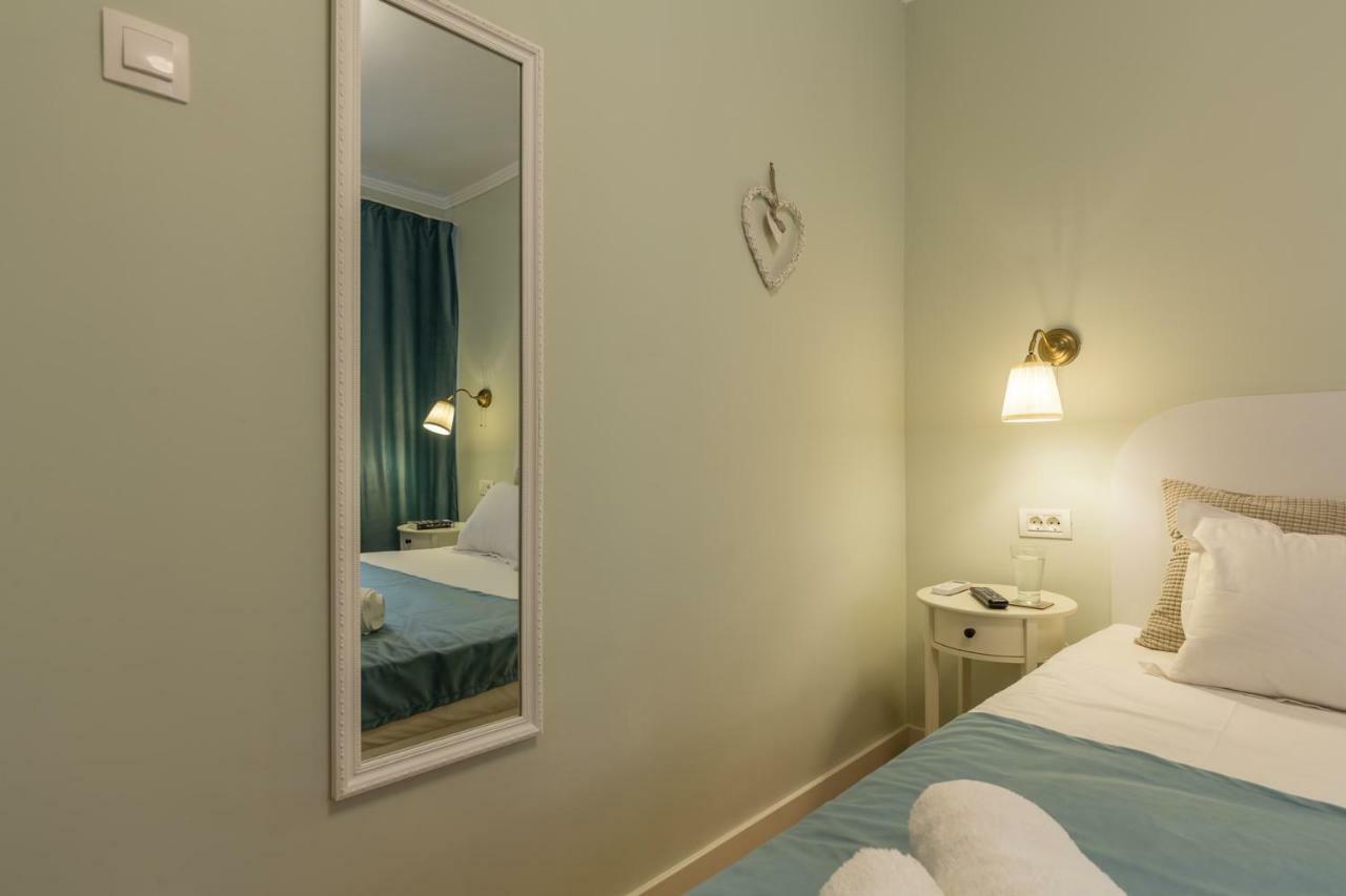 Central Stylish & Cozy One Bedroom Apartment - Adela Accommodation - Ideal For Long Stays بوخارست المظهر الخارجي الصورة